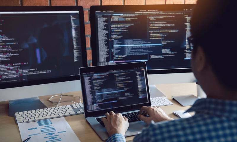 数据科学选型:R与Python如何赋能凉州区网站建设?